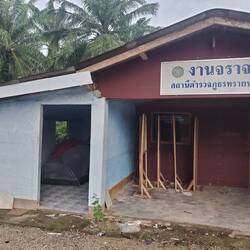 Wir dürfen in der alten Polizeistation schlafen