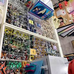 Ein Laden, wo man seine Crocs selber verzieren kann 😻