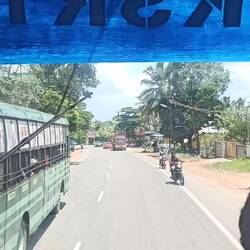 ... kleiner Eindruck vom Busfahren, wenngleich dieser Ausschnitt eher harmlos ist ...