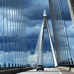 Oft gibt es diese tollen Brücken hier