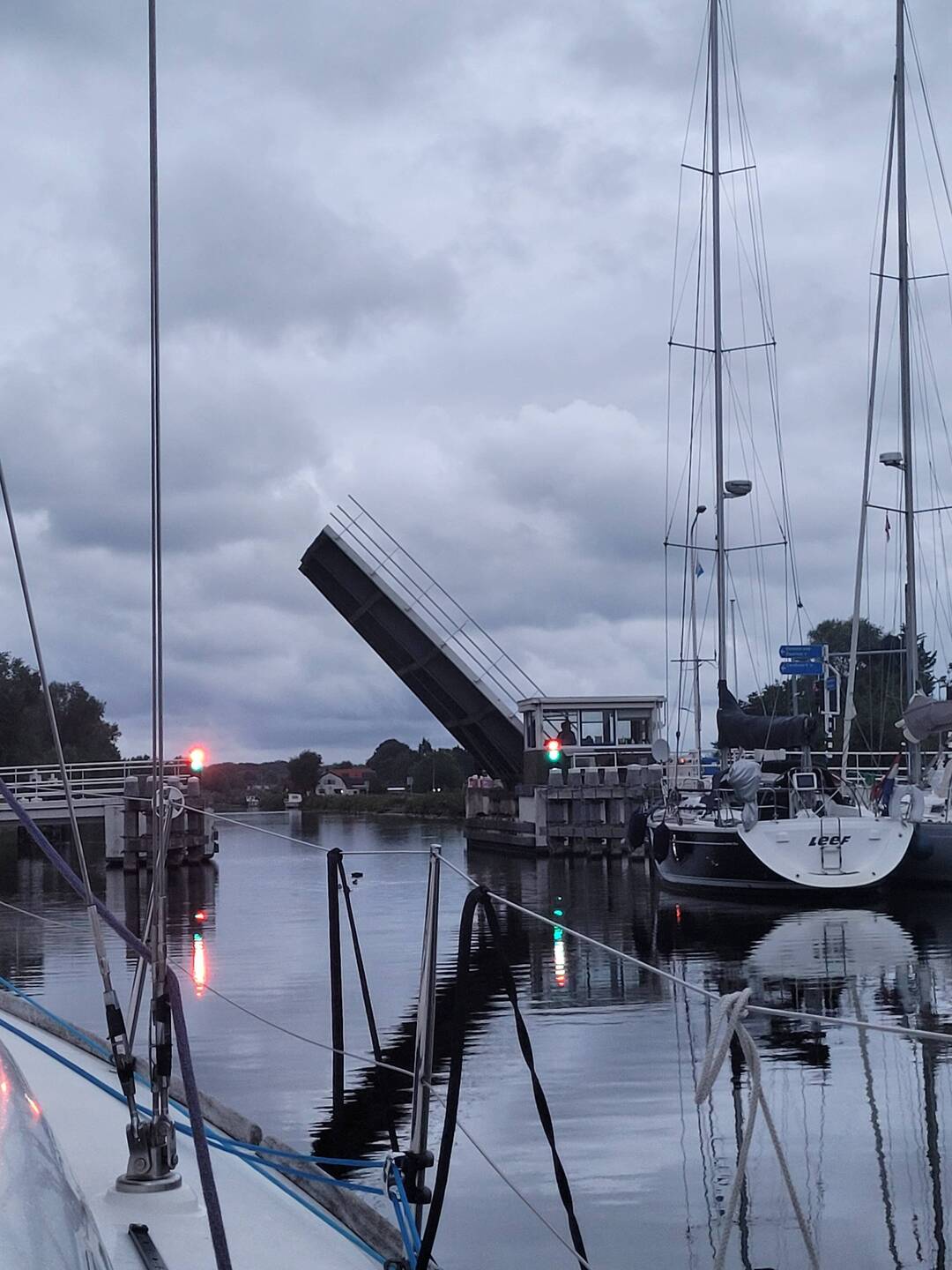 Die 6 Uhr Brücke