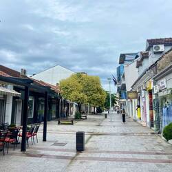 Eine der wenigen schönen Strassen im Zentrum.