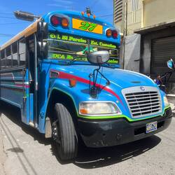 Chicken bus in San Salvador 🚌