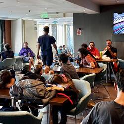 Alle drei Familienmitglieder waren fast die ganze Zeit ausgeschaltet. Nur der Mann nicht.