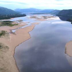 Tanaelva mit Sanddünen