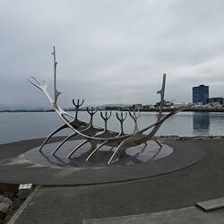 Die Sonnenfahrt-Bootsskulptur