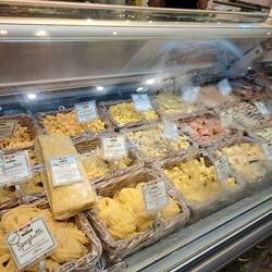 Hier gibt es wirklich alles an Essen.