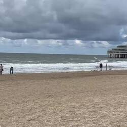 היה קר וסוער