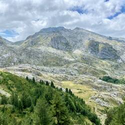 Ich bin mir zwar nicht sicher, aber diese Berge befinden sich wahrscheinlich bereits in Albanien.