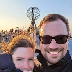 Erstes Selfie vor "der Kugel"