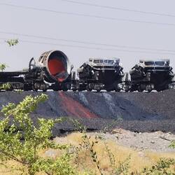 Entleerung von eventuell flüssigem Metall mitten auf einem Feld