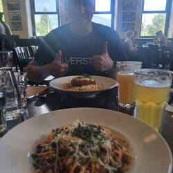 Teures, aber sehr leckeres Essen!