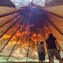 Noch die Endpositionen der Pfosten festlegen, damit die schön stramm sitzt