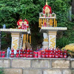 Da gseht mer immer wieder... ka wieso immer die Fanta als Opfergab anesteled.. Mueni mol nofröge