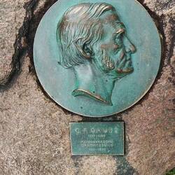 Der Gaus hat hier einen Vermessungsstein liegen lassen