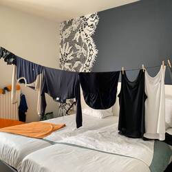 Im Bad hängt noch mehr!🫢