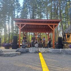 Shred Kelly, wohl sehr populär in Kanada. Warn echt gut.