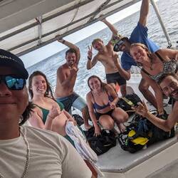 Unser Captain und die Crew 🤙