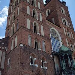 La cathédrale Notre-Dame qui domine le rynek