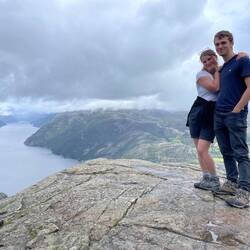 Skała nad urwiskiem