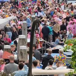 Booking.com was major sponsor and did impressive float 🎈👍