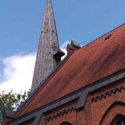 Macht nüscht: Nachts zusammen-geschustert, Glocke draussen dran geklebt, rangeschoben: Fertig!