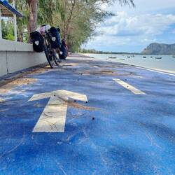 Immer am Meer entlang - manchmal sogar mit richtigem Fahrradweg