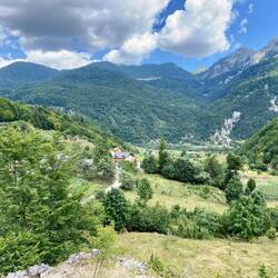 Ausblick von meiner heutigen Unterkunft in Çerem.