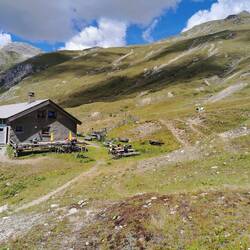 Na vrhu, tam okrog 2.300 metrov nad morjem ...