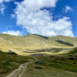 kurz vor der Ankunft in Dobërdol auf 1'797 Meter