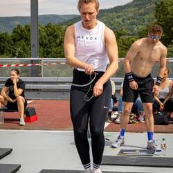 Cross over Springseilspringen fühlt sich an wie auf dem Pausenhof