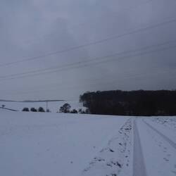 Eine schneedeckte Winterlandschaft zwischen Künzelsau und Kocherstetten
