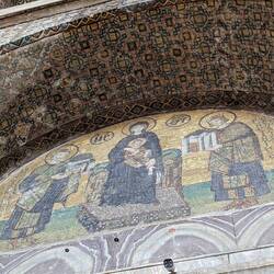 A Jesus/Mary decoration in a Mosque?