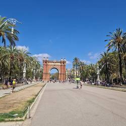 Barcelona hat auch einen Triumpfbogen, wie gefühlt jede größere Stadt...😉