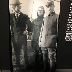Doch erst einmal zu den Anfängen. U.a. zu Amundsen, DEM norwegischen Entdecker