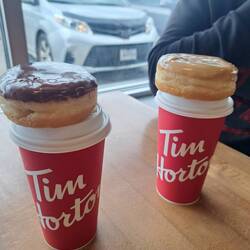 2 DOUBLE DOUBLE BEI TIM HORTONS