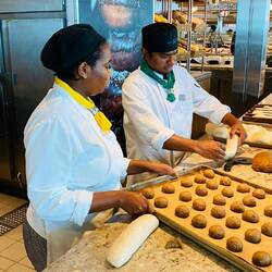 Jeden Morgen frische Brötchen mit Liebe zubereitet