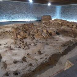 Neolithic dweĺlings