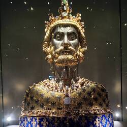 Dom-Schatzkammer: Büste von Karl dem Großen