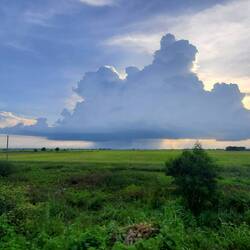 Regenzeit mit tollen Wolken