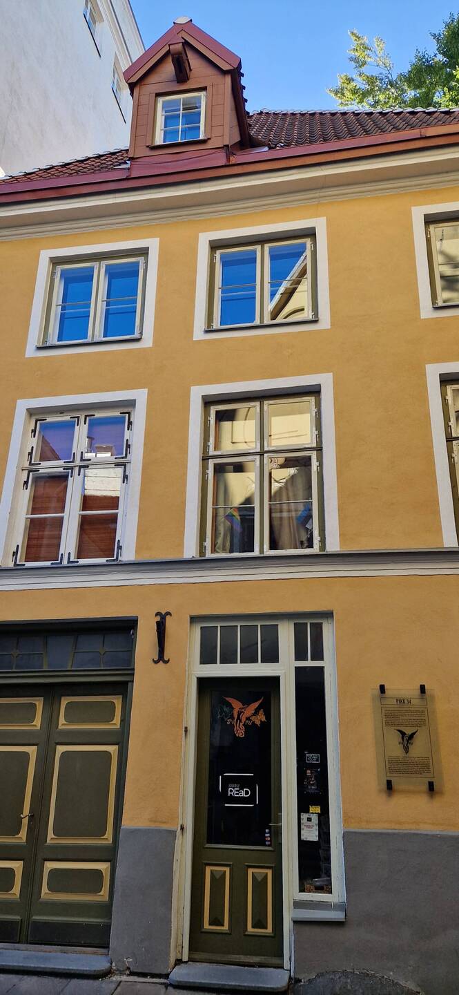 In diesem Haus befand sich das Hauptquartier der literarischen Bewegung Siuru von 1917 bis 1919.