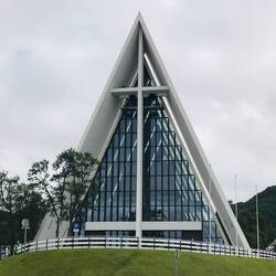Zuerst zur Eismeerkathedrale