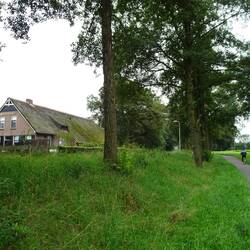 Fietspad langs de weg richting Diffelen.