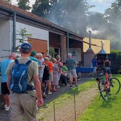 Dann sehen wir diese Schlange...