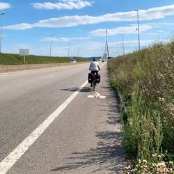 Anfahrt auf die große Brücke