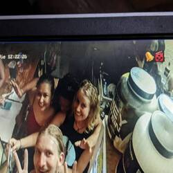 Überwachungskamera vom Restaurant, von der Rene gar nix wusste... 😆