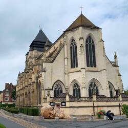 Die Kirche in Pont l'Eveque