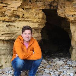 Mini cave on Marsden Beach