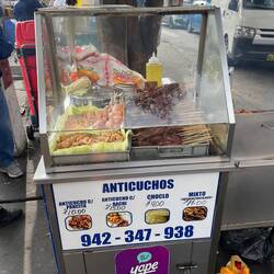 Anticuchos (Rinderherzen; peruanisches Nationalessen 🙈)