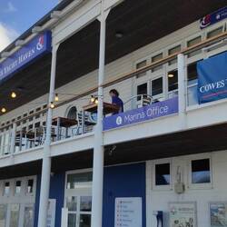 Club house Marina Cowes Haven